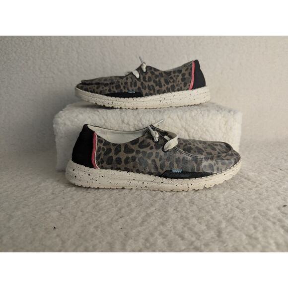 Hey Dude Womens Wendy Loafer Leopard Jungle Size‎ 5M - Picture 2 of 9